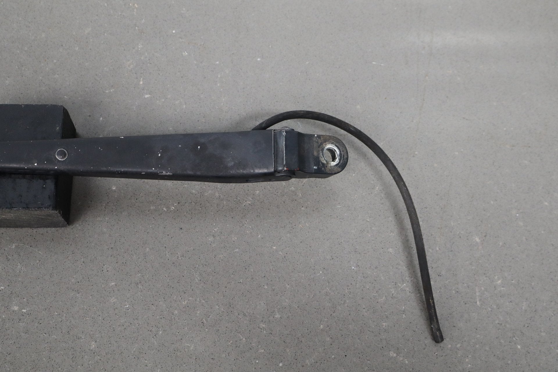 1993-1996 Cadillac Fleetwood Brougham Wiper Arm Pair