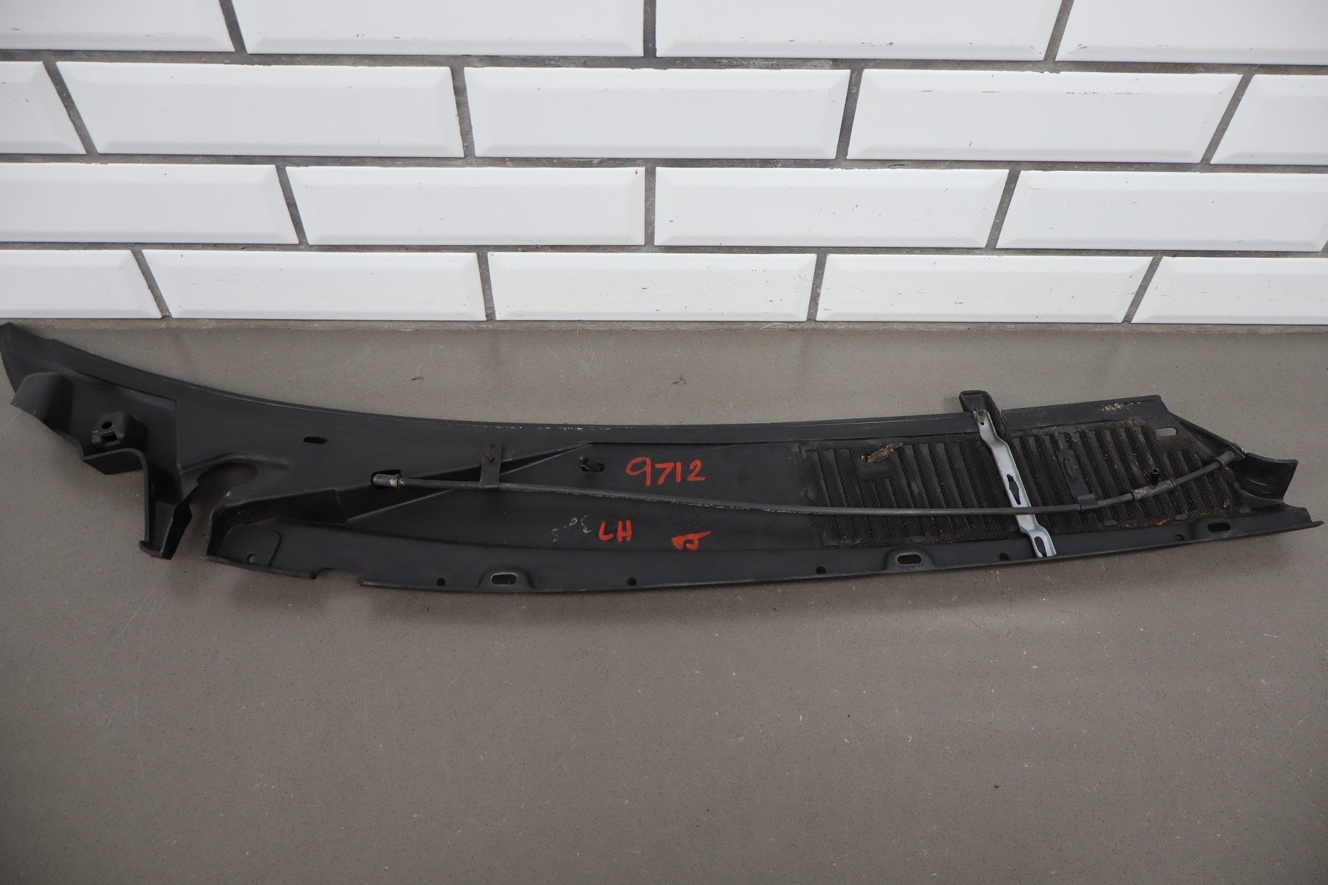 1993-1996 Cadillac Fleetwood Cowl Vent Panel