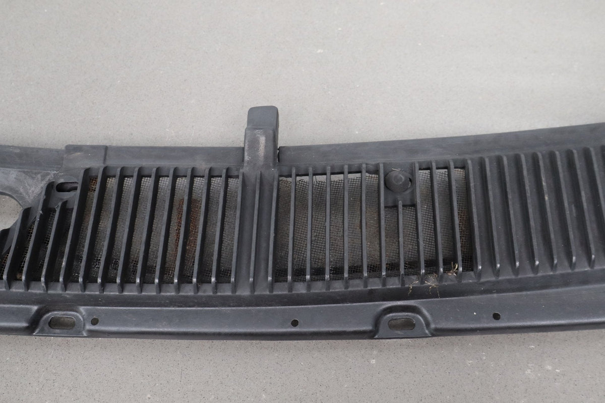 1993-1996 Cadillac Fleetwood Cowl Vent Panel