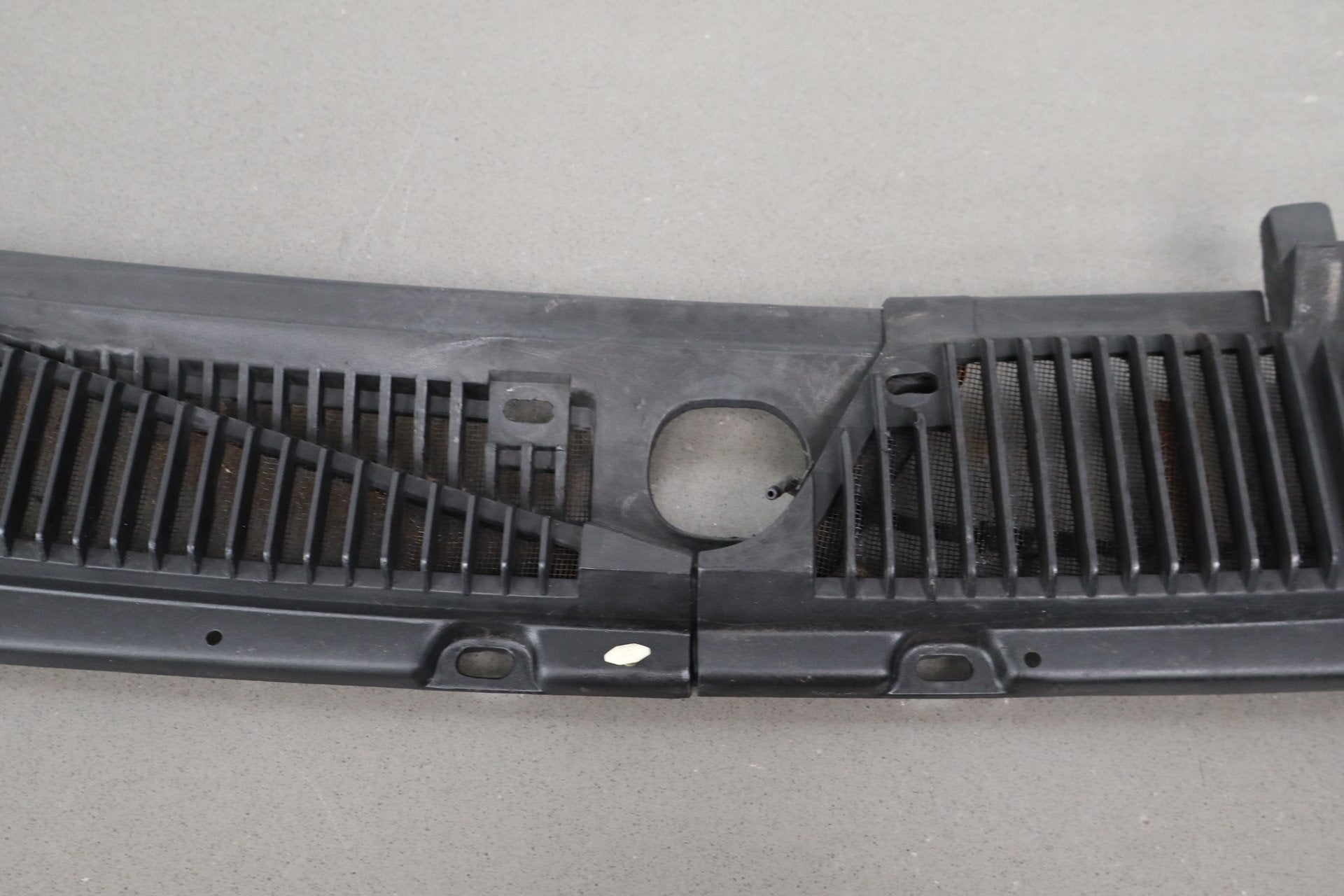 1993-1996 Cadillac Fleetwood Cowl Vent Panel