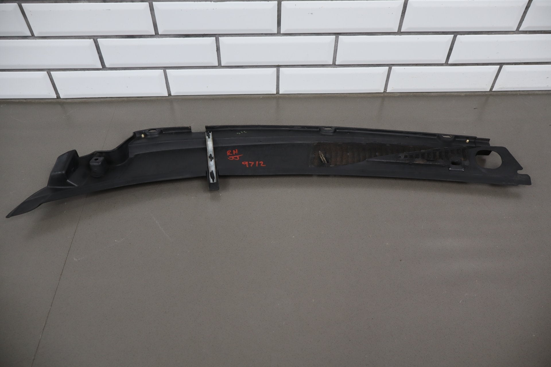 1993-1996 Cadillac Fleetwood Cowl Vent Panel