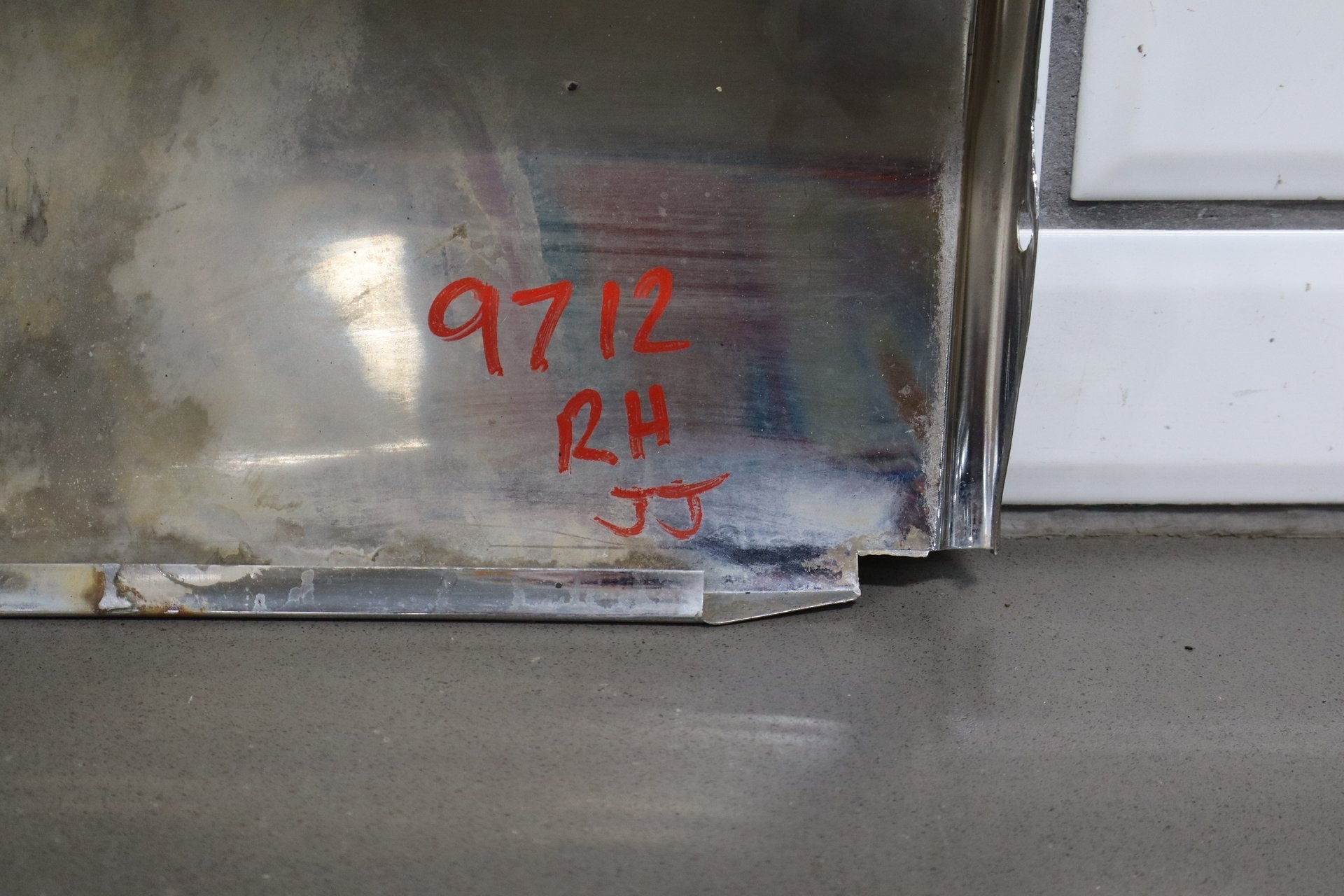 1993-1996 Cadillac Fleetwood Forward Right Fender Chrome Molding