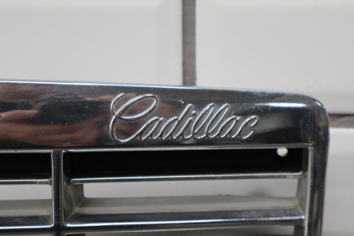 1993-1996 Cadillac Fleetwood Grille 10241515 OEM