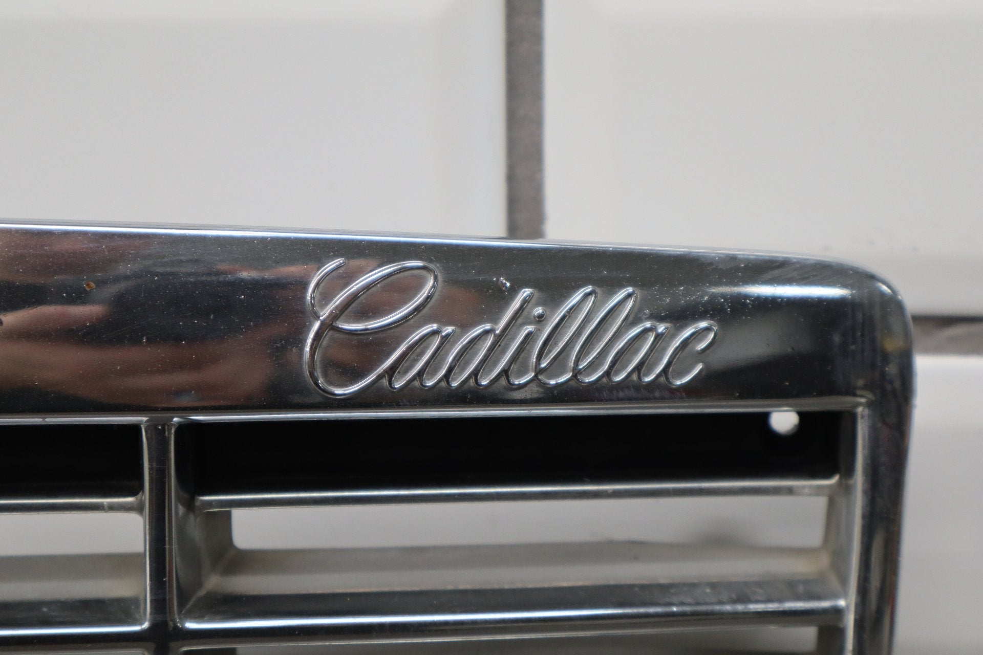 1993-1996 Cadillac Fleetwood Grille 10241515 OEM