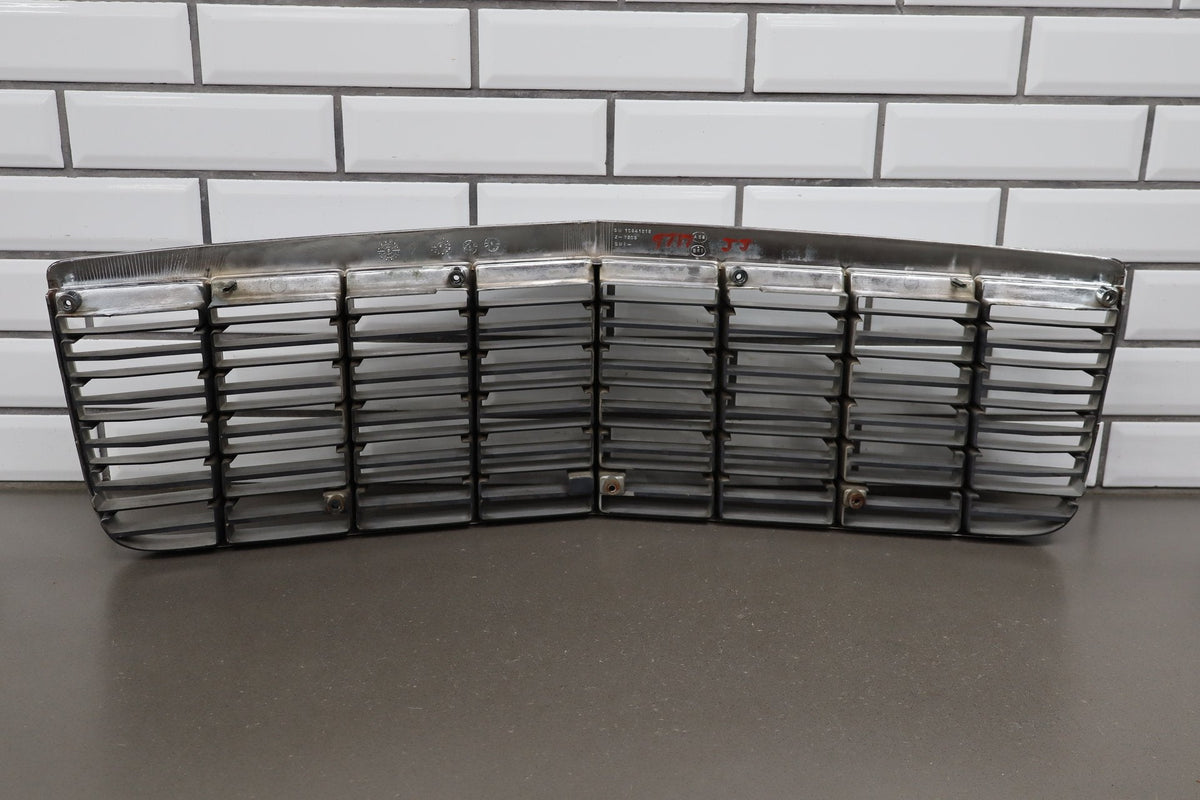 1993-1996 Cadillac Fleetwood Grille 10241515 OEM
