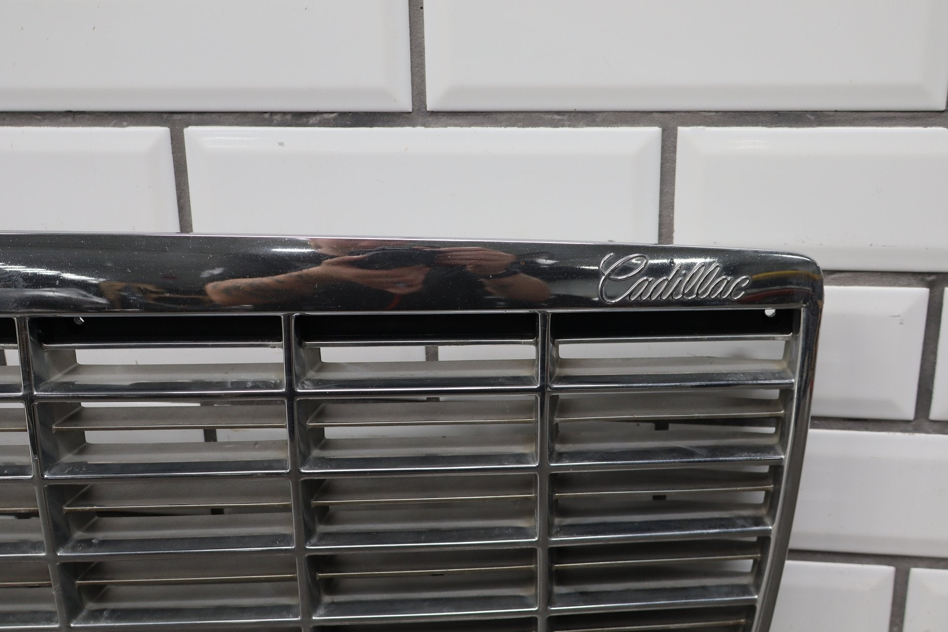 1993-1996 Cadillac Fleetwood Grille 10241515 OEM