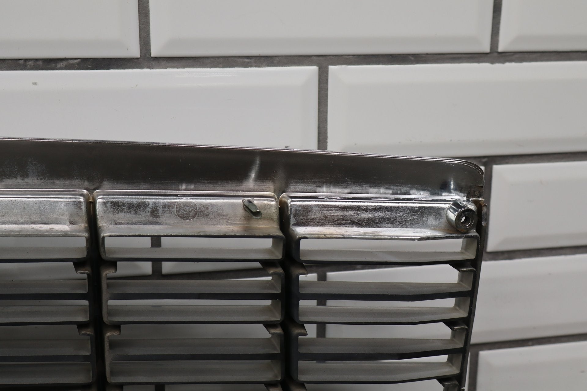 1993-1996 Cadillac Fleetwood Grille 10241515 OEM