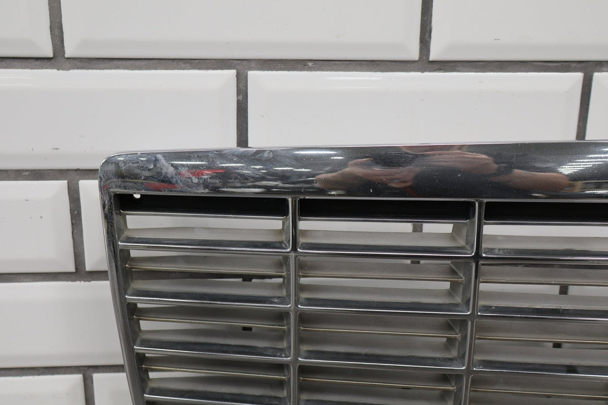 1993-1996 Cadillac Fleetwood Grille 10241515 OEM