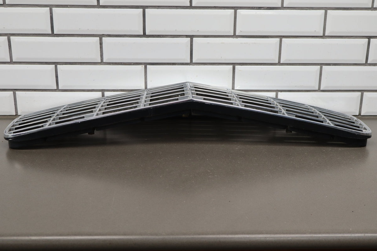 1993-1996 Cadillac Fleetwood Grille 10241515 OEM
