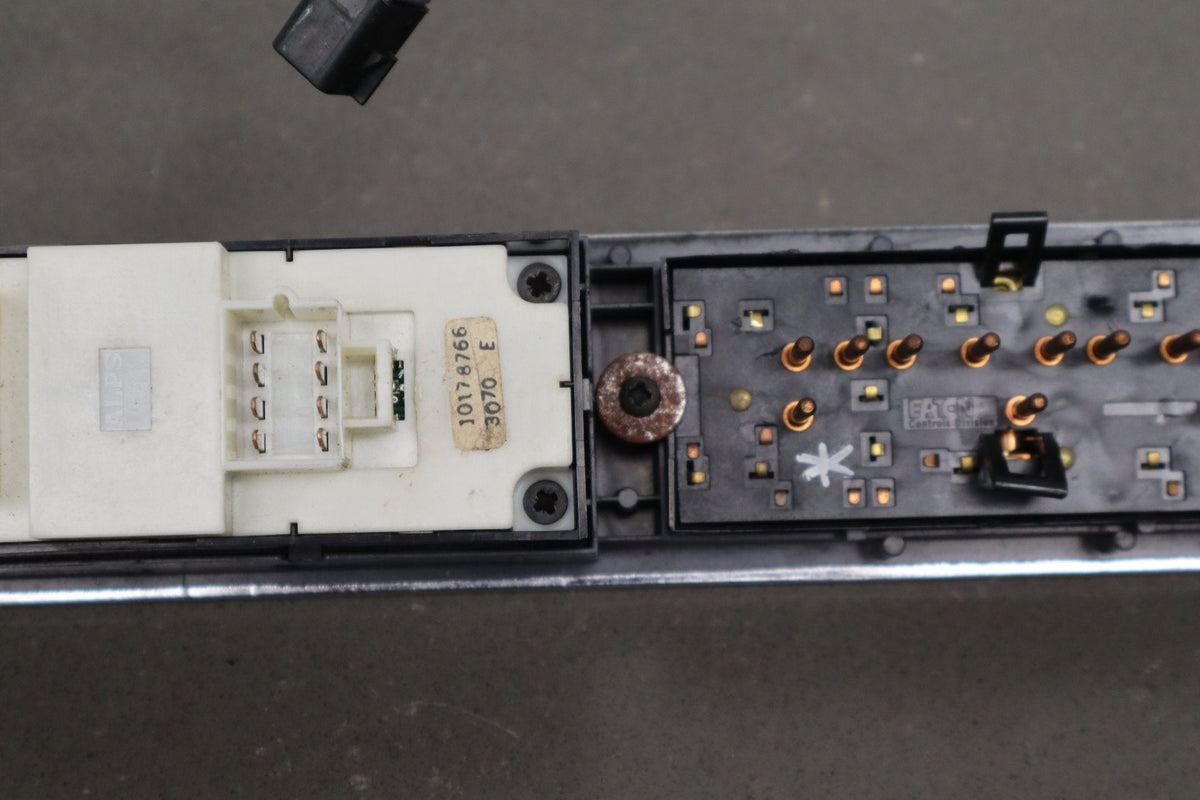 1993-1996 Cadillac Fleetwood Left Front Window, Driver Seat Switch