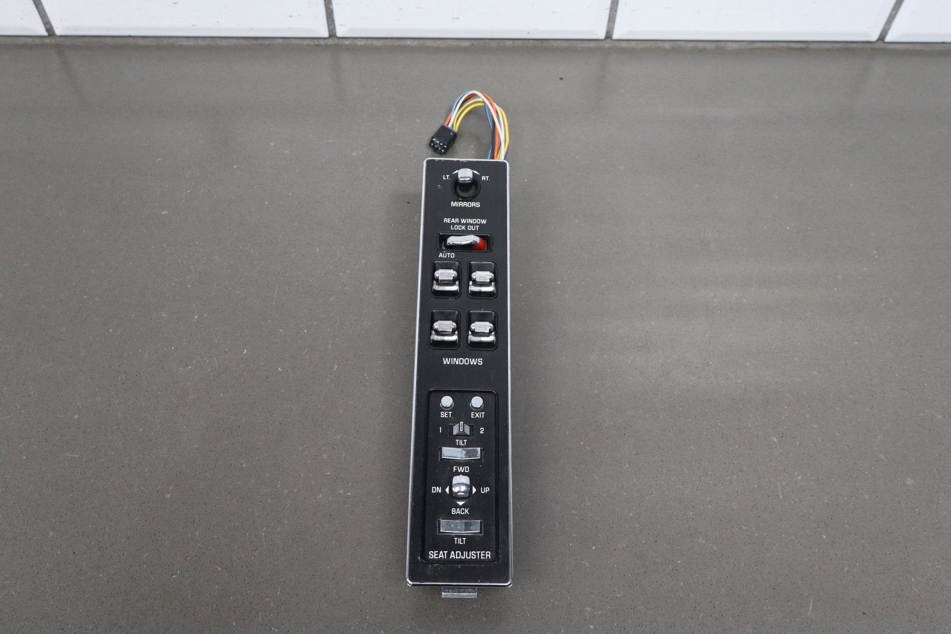1993-1996 Cadillac Fleetwood Left Front Window, Driver Seat Switch