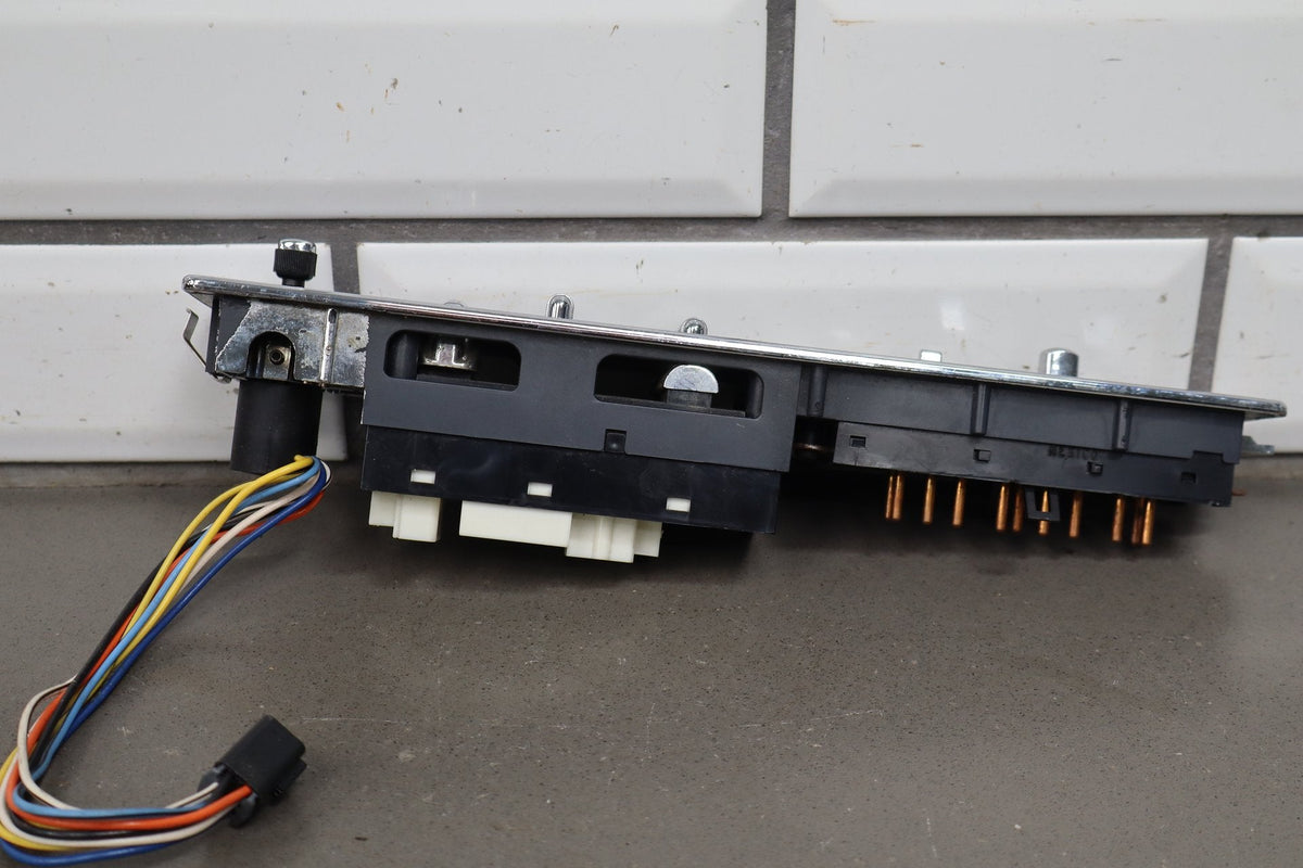 1993-1996 Cadillac Fleetwood Left Front Window, Driver Seat Switch