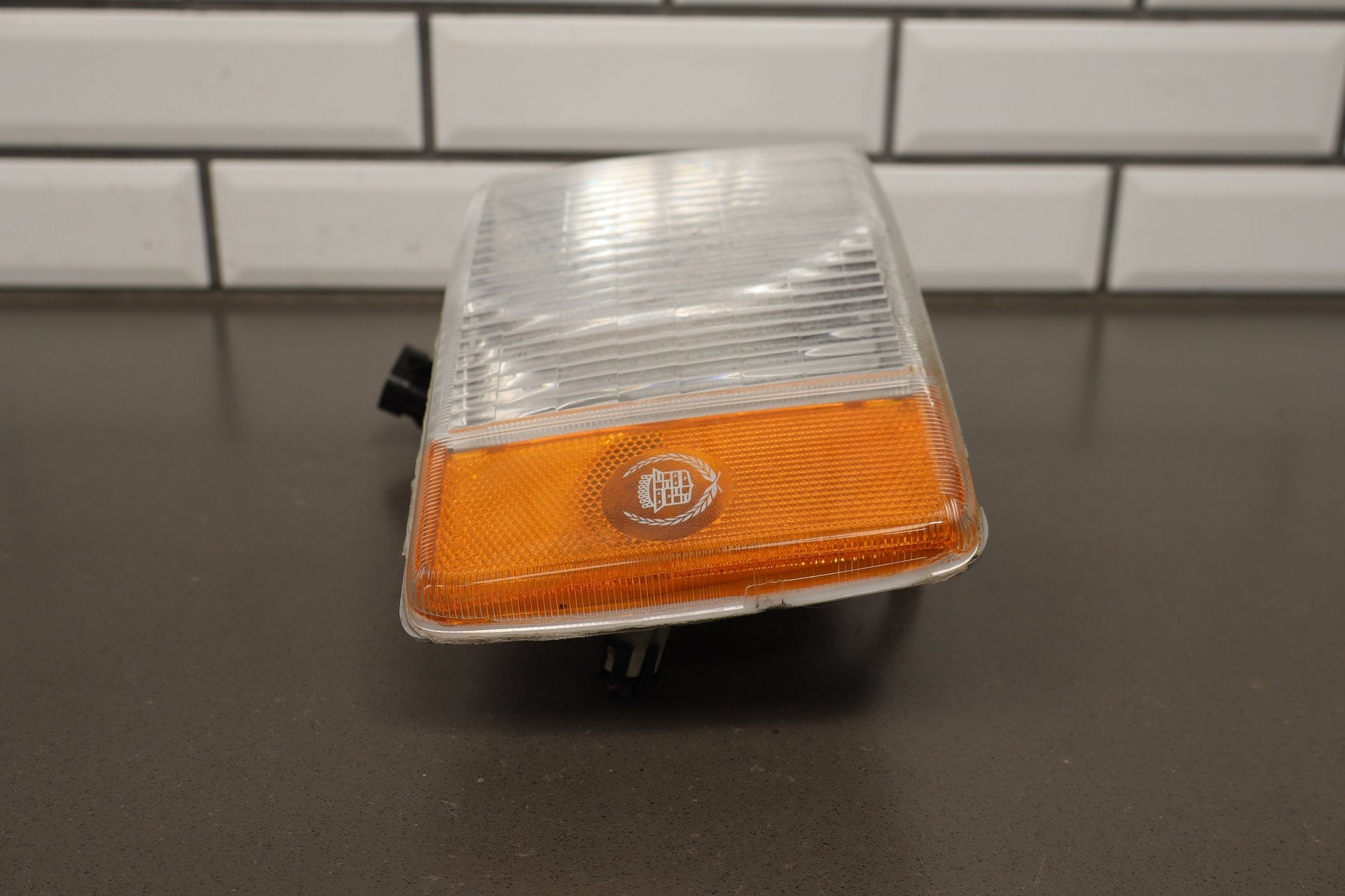 1993-1996 Cadillac Fleetwood Right Front Lamp Turn Signal