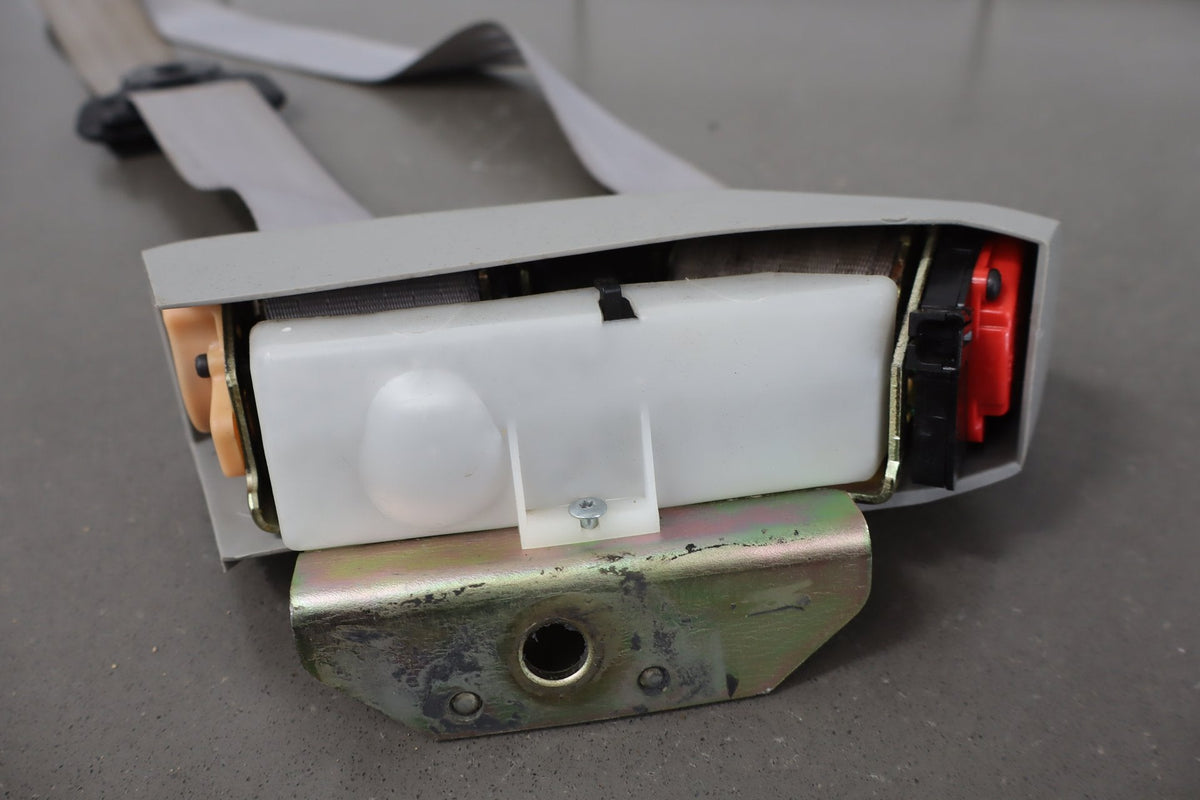 1993-1996 Cadillac Fleetwood Right Front Seat Belt Light Gray 14