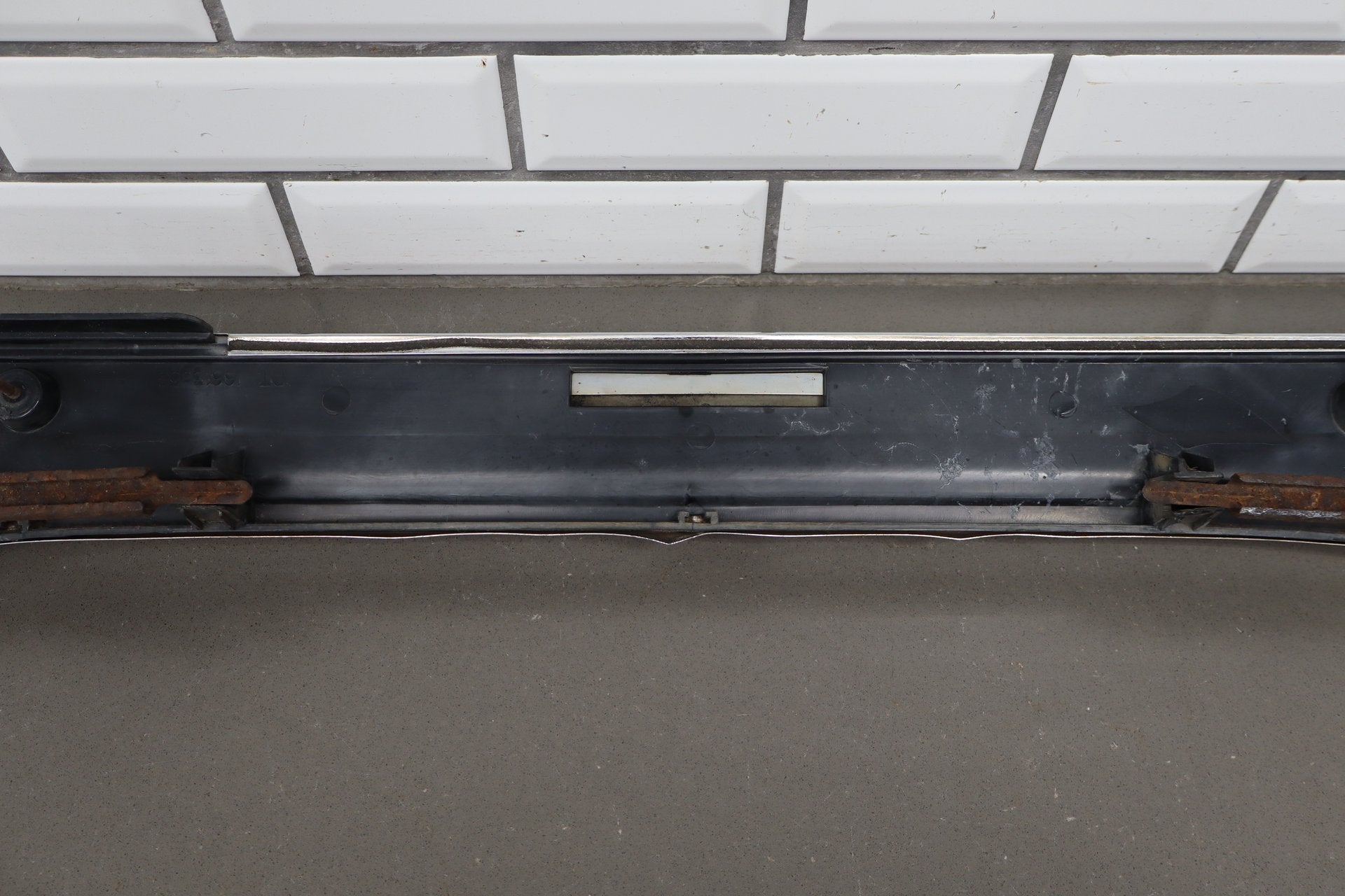 1993-1996 Cadillac Fleetwood Right Rear Wheel Arch Moulding