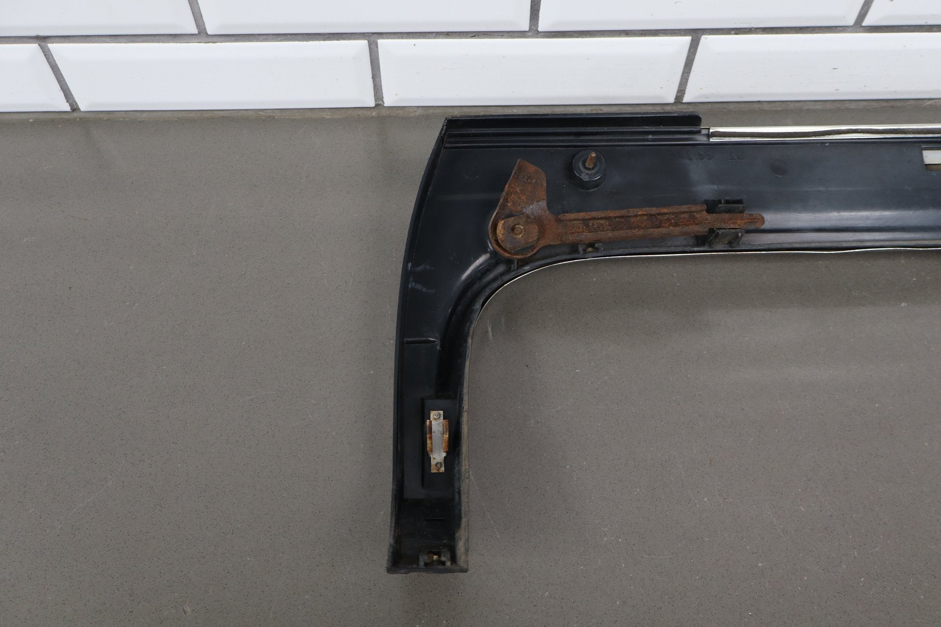 1993-1996 Cadillac Fleetwood Right Rear Wheel Arch Moulding