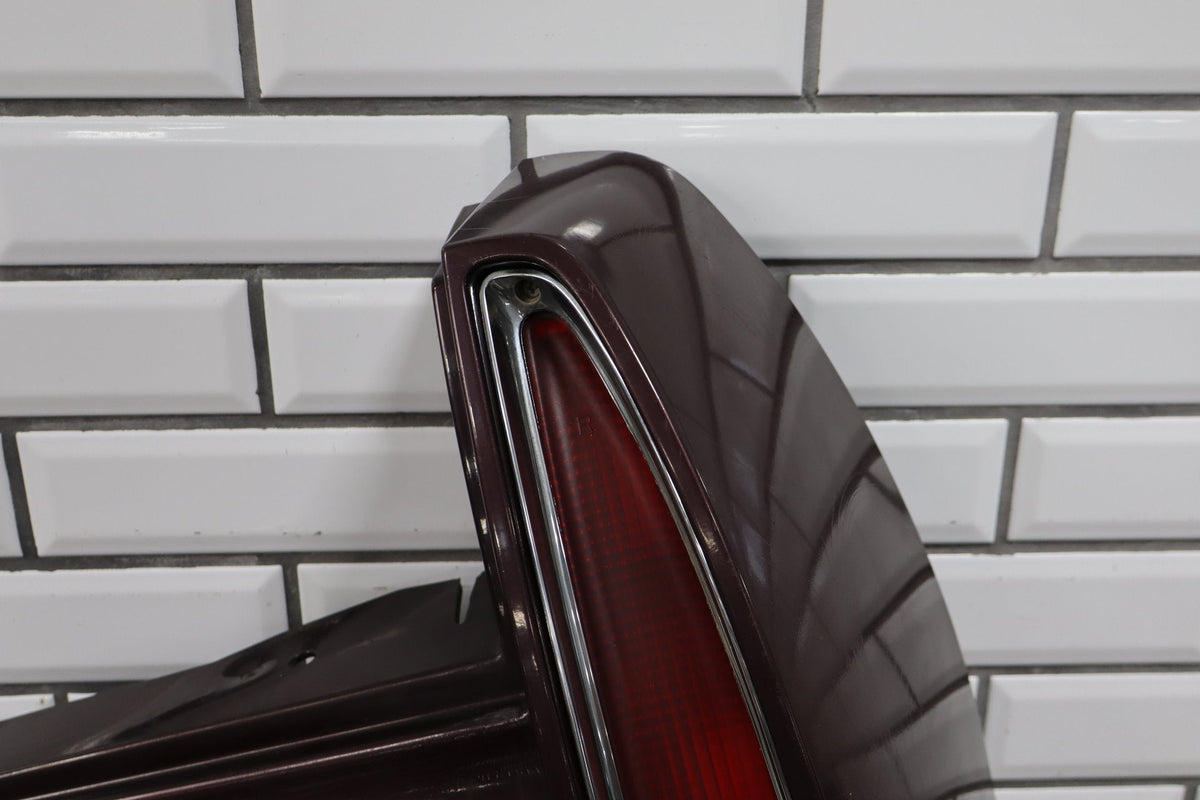 1993-1996 Cadillac Fleetwood Right Tail Light W/ Filler Panel Dark Cherry 77