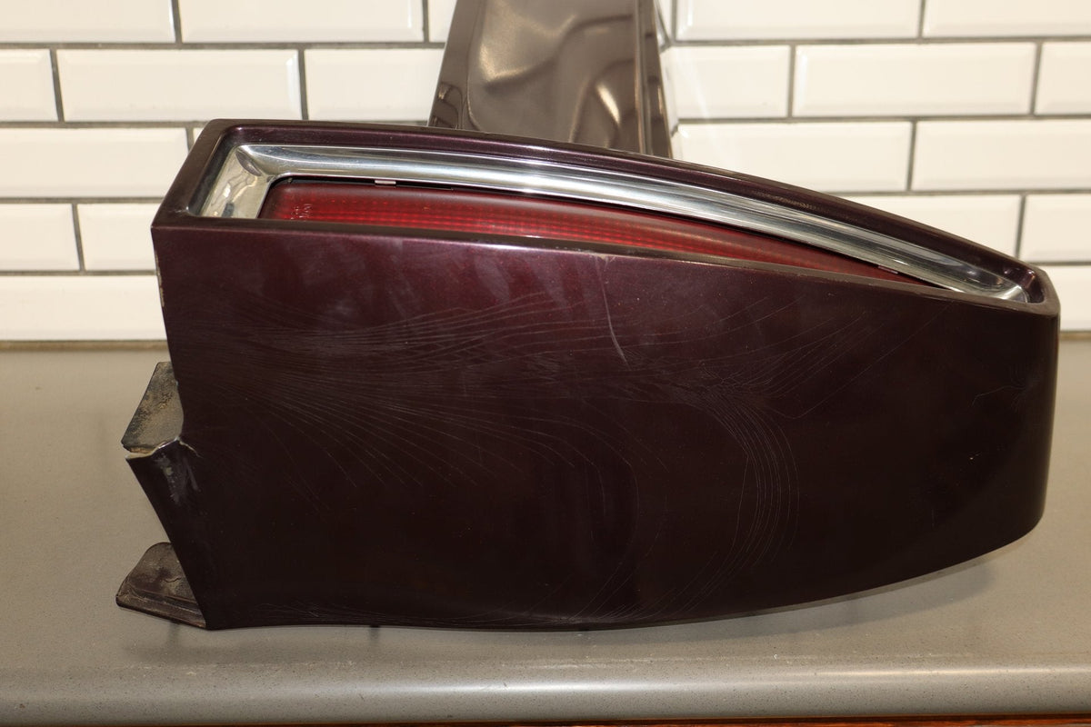 1993-1996 Cadillac Fleetwood Right Tail Light W/ Filler Panel Dark Cherry 77