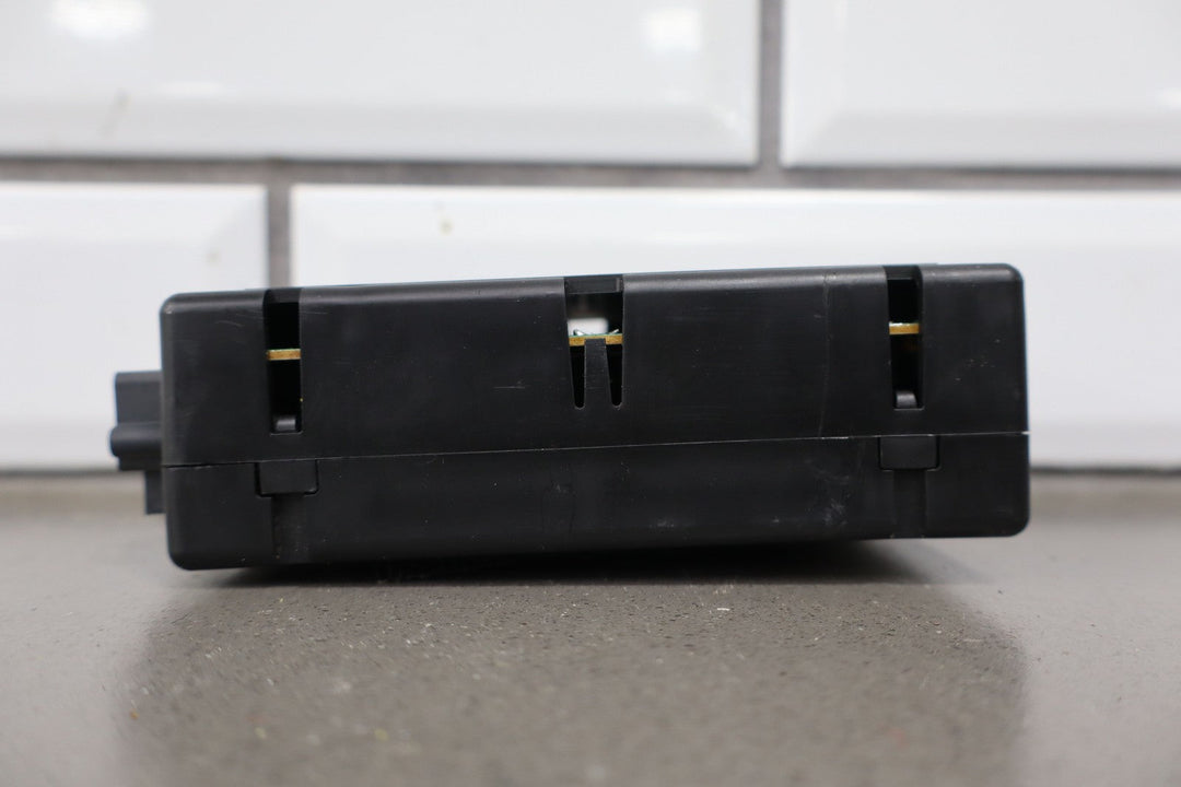 1993 - 1996 Chevy C4 Corvette Keyless Entry Theft Control Module (10261112) OEM
