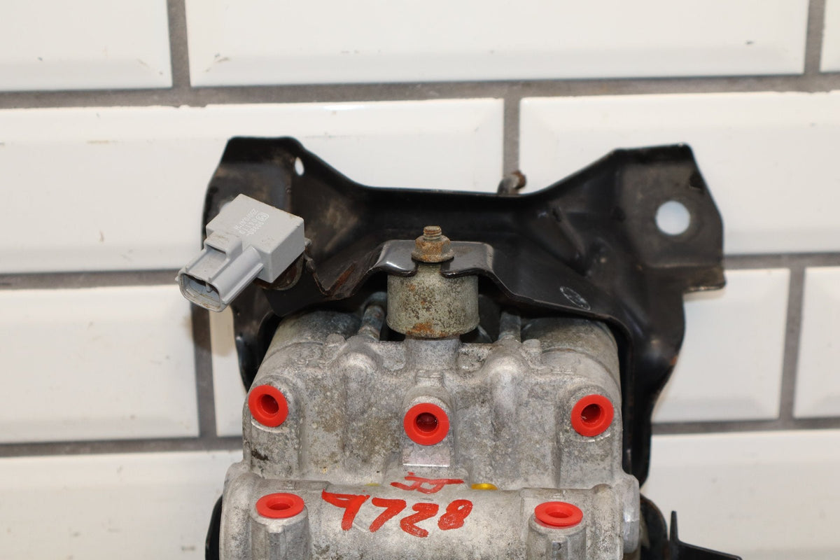1993-1997 Lexus LX450 ABS Brake Unit 4451060010