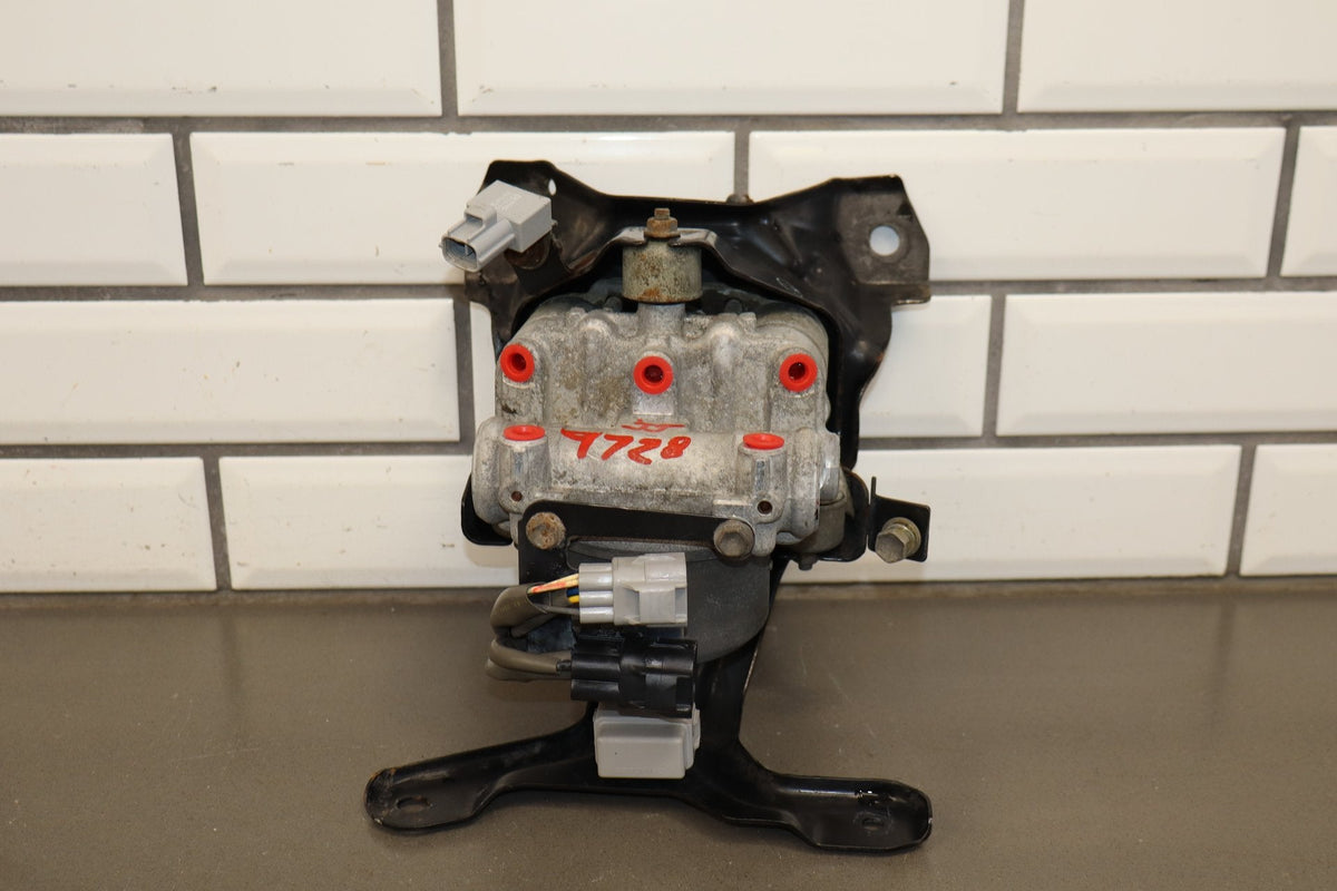 1993-1997 Lexus LX450 ABS Brake Unit 4451060010