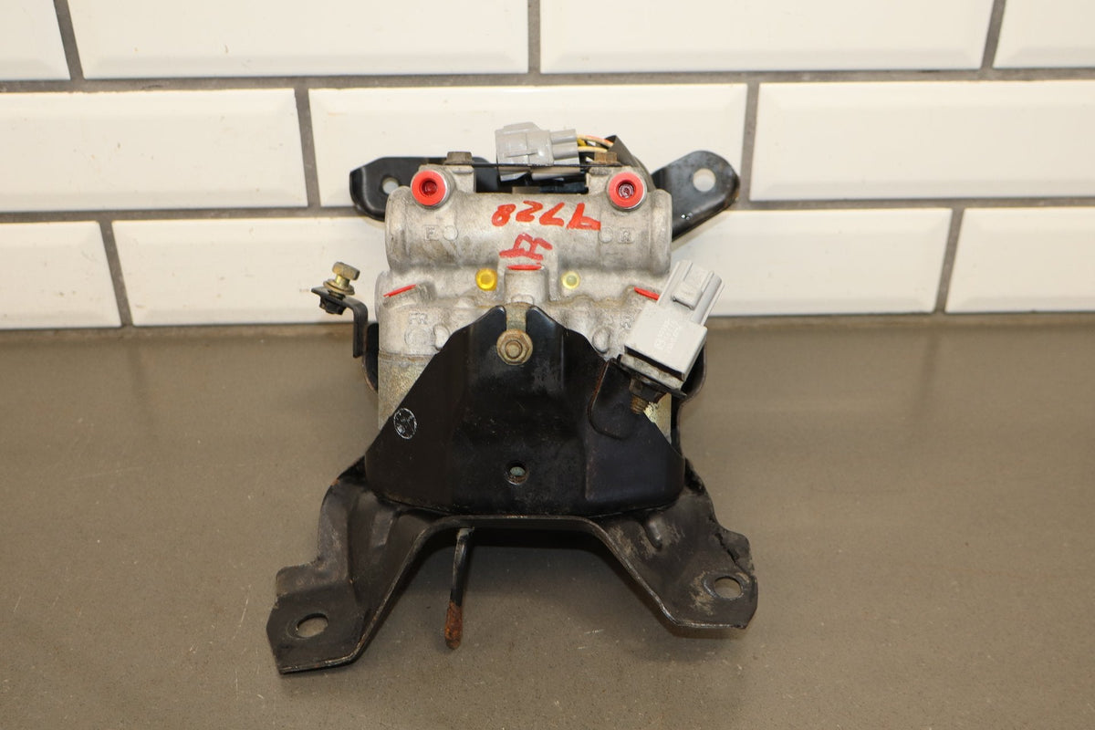 1993-1997 Lexus LX450 ABS Brake Unit 4451060010