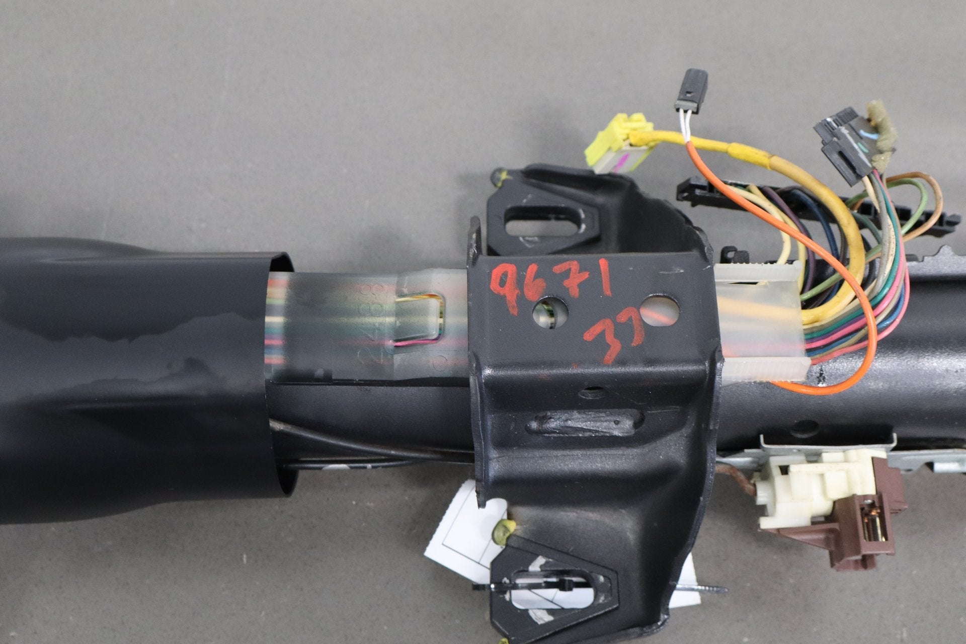 1993-1998 Chevrolet Camaro Steering Column Manual Transmission W/ Tilt, Key, Cruise