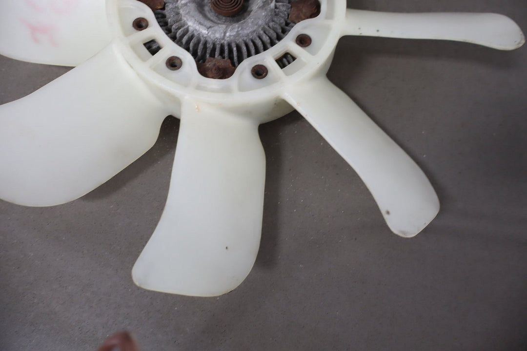 1993 - 1998 Toyota Land Cruiser Fan Clutch 1621066020 OEM