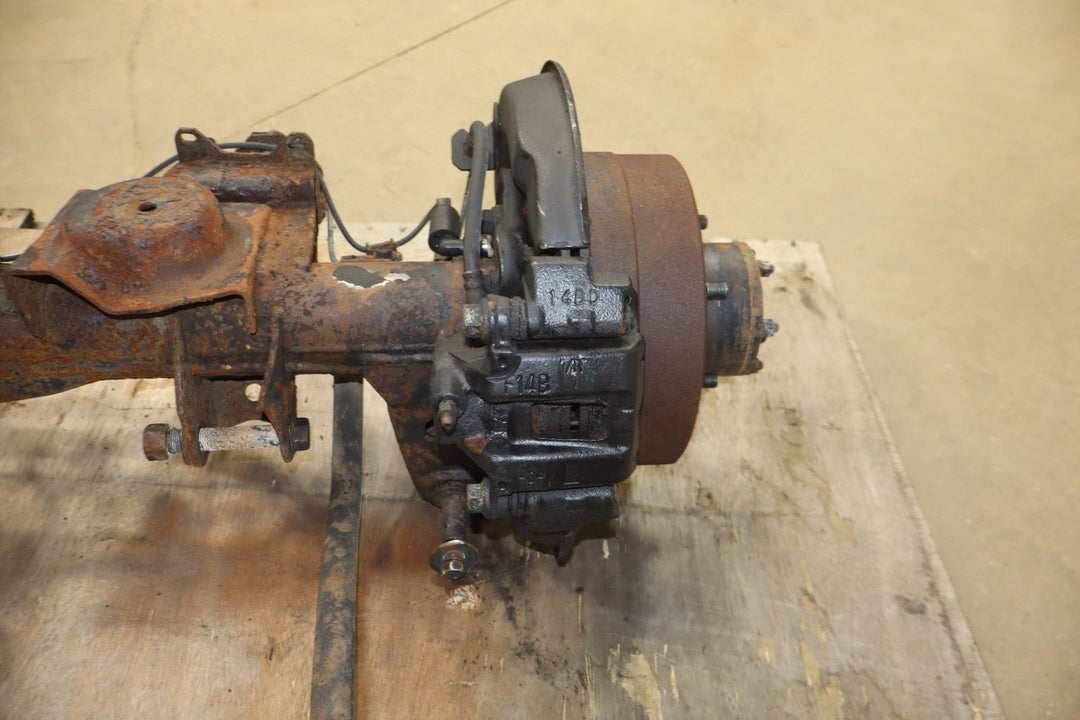 1993 - 1998 Toyota Land Cruiser Rear Axle Assembly 4211060961 OEM 4.10 Ratio