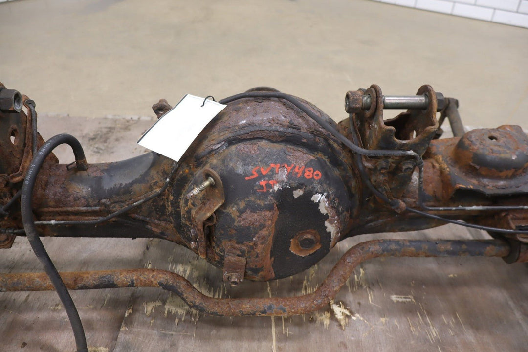 1993 - 1998 Toyota Land Cruiser Rear Axle Assembly 4211060961 OEM 4.10 Ratio