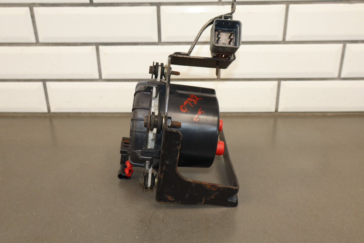 1993-1999 Chevrolet Corvette Air Pump 24505066 OEM