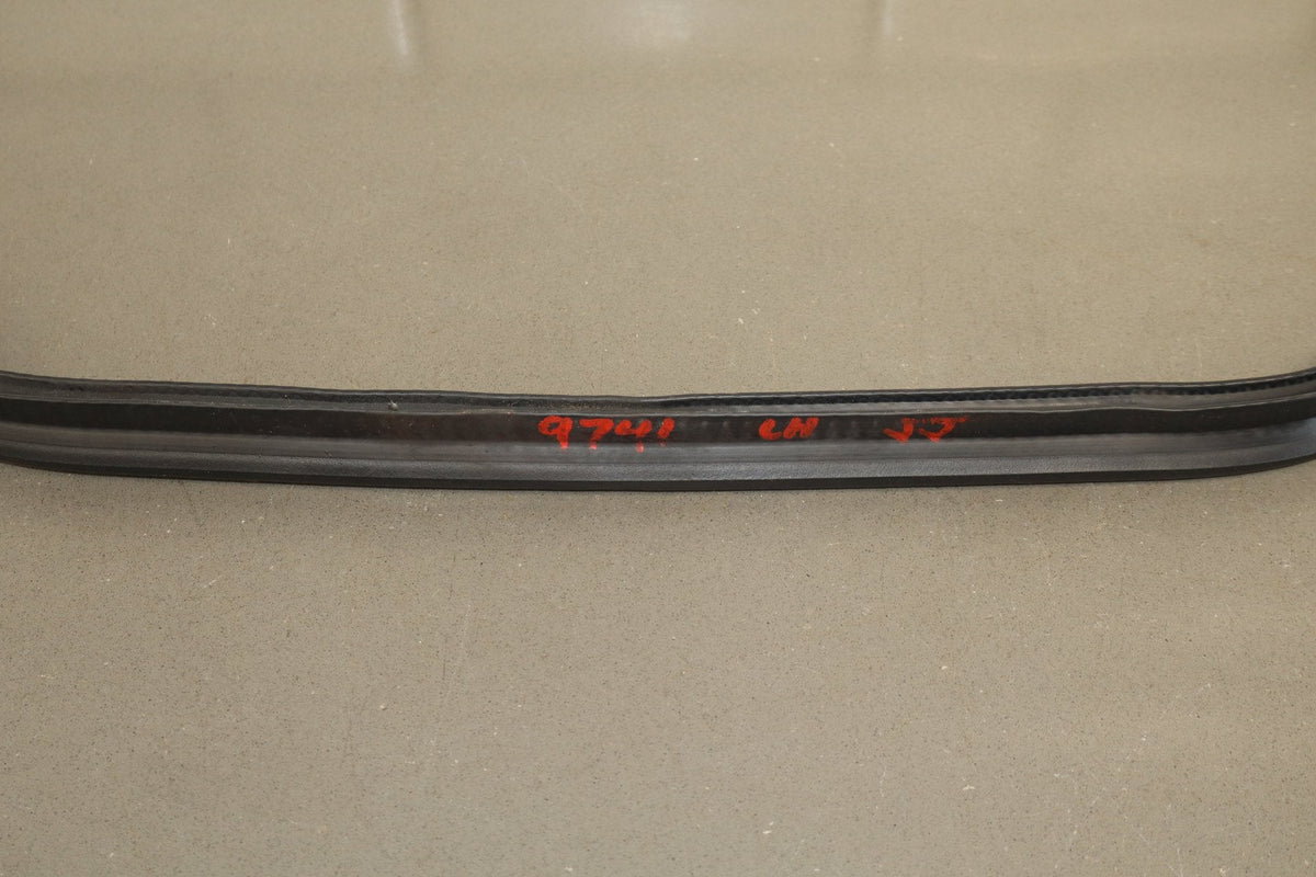 1993 Chevrolet Corvette C4 Left Right Fender Hood Seals OEM