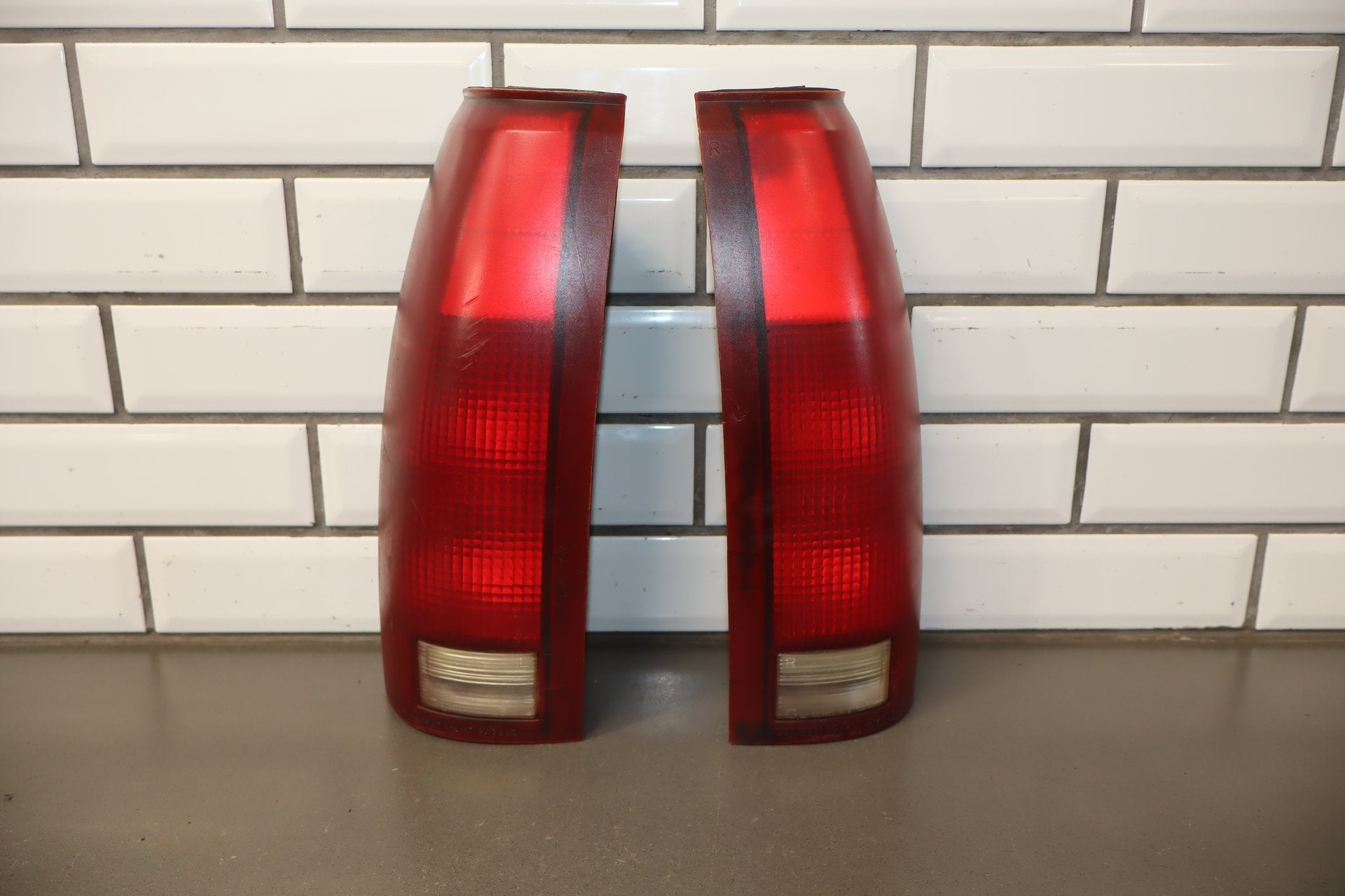 1993 Chevrolet Silverado GMT400- Taillight Set