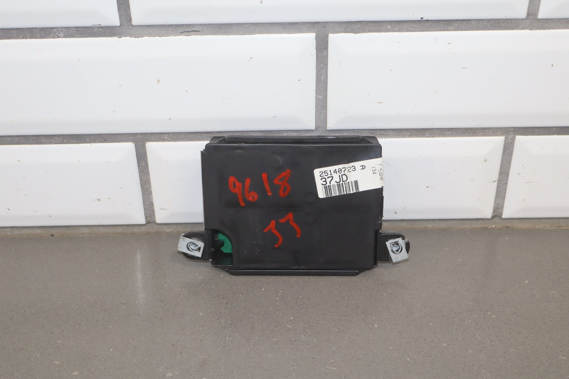 1994-1995 Chevrolet Corvette Chassis Computer 16192582 OEM
