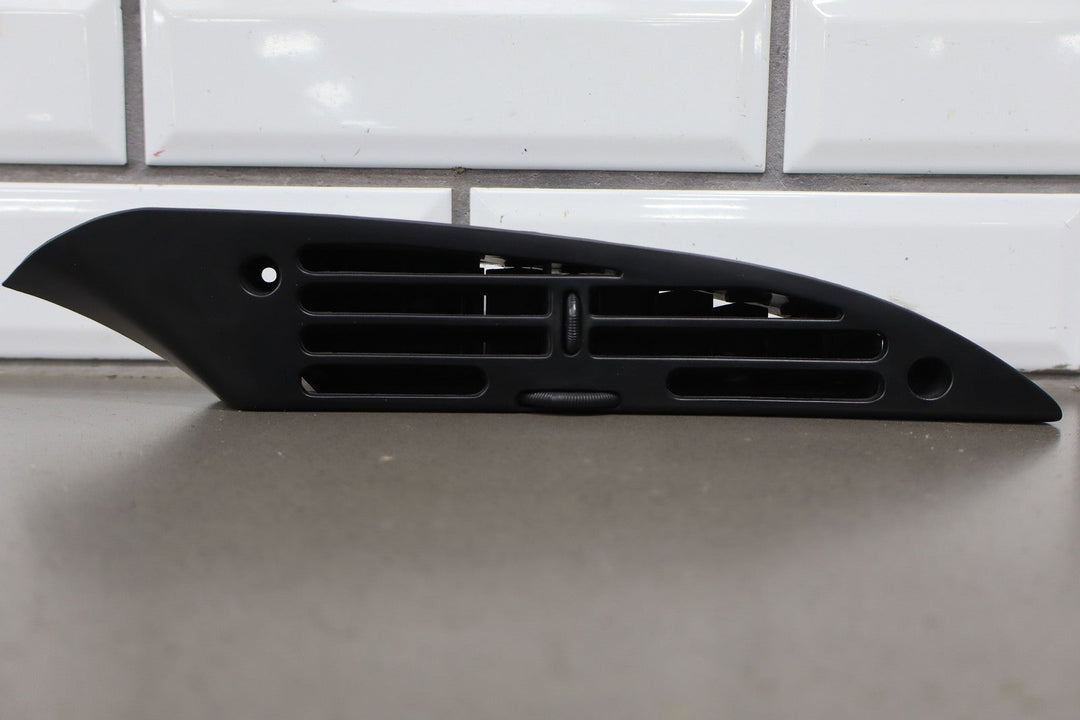 1994 - 1996 C4 Corvette Interior Right RH Passenger Dash A/C Vent (Black 19i)