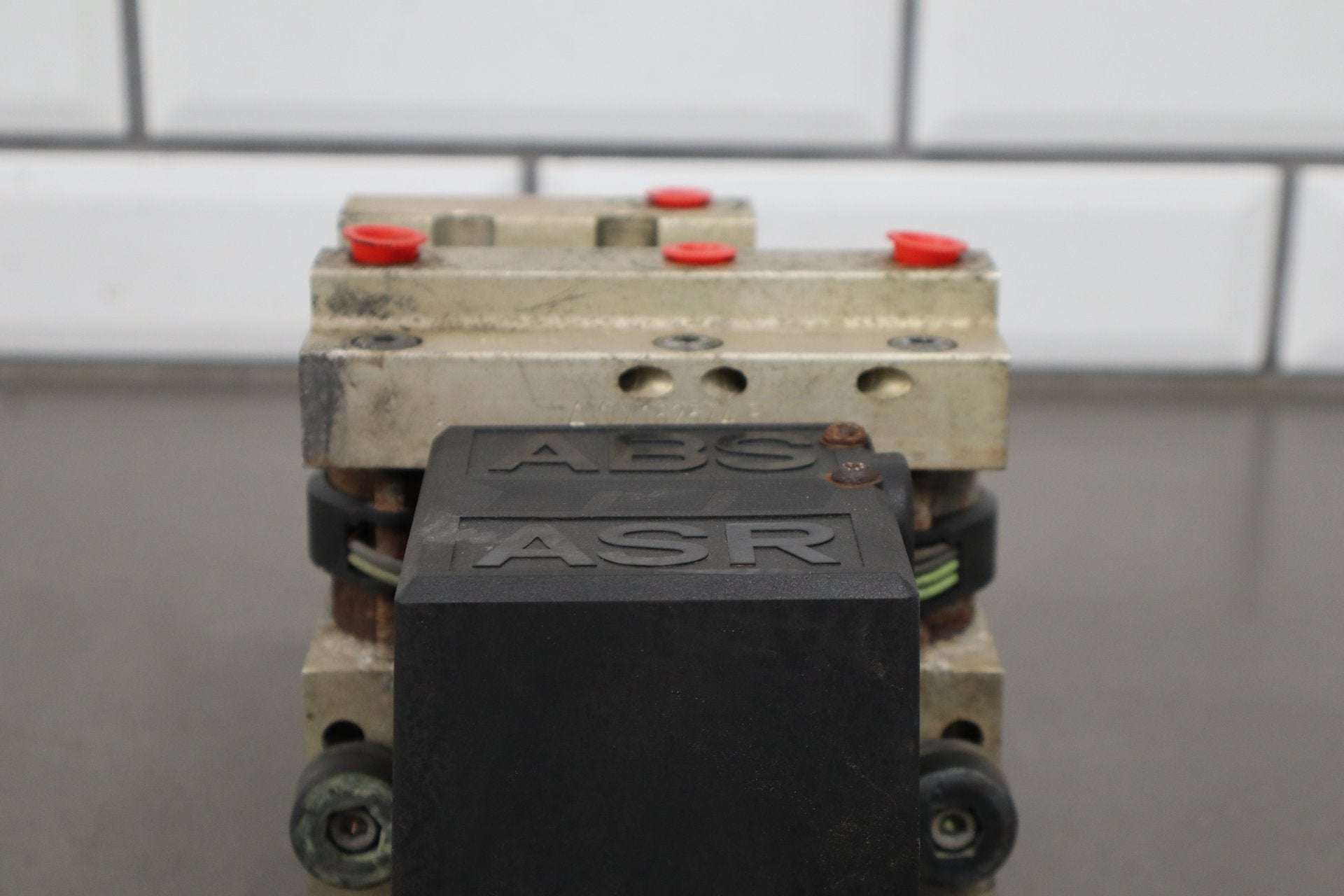 1994-1996 Cadillac Fleetwood ABS Brake Unit OEM