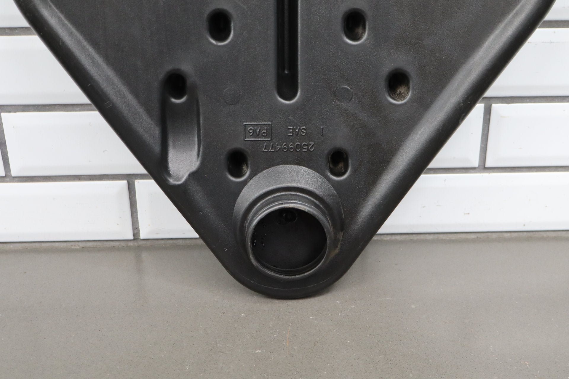 1994-1996 Cadillac Fleetwood Air Cleaner
