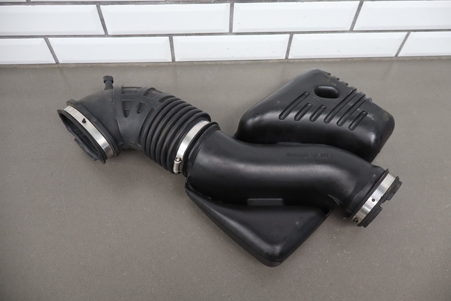 1994-1996 Cadillac Fleetwood Air Cleaner