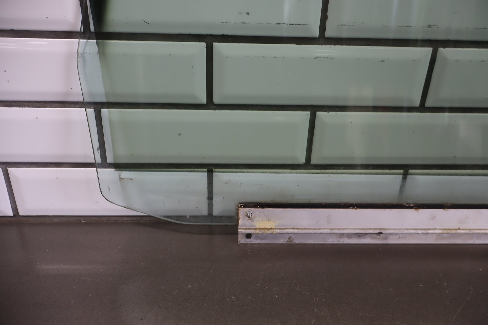 1994-1996 Chevrolet Caprice Impala Left Rear Door Window OEM