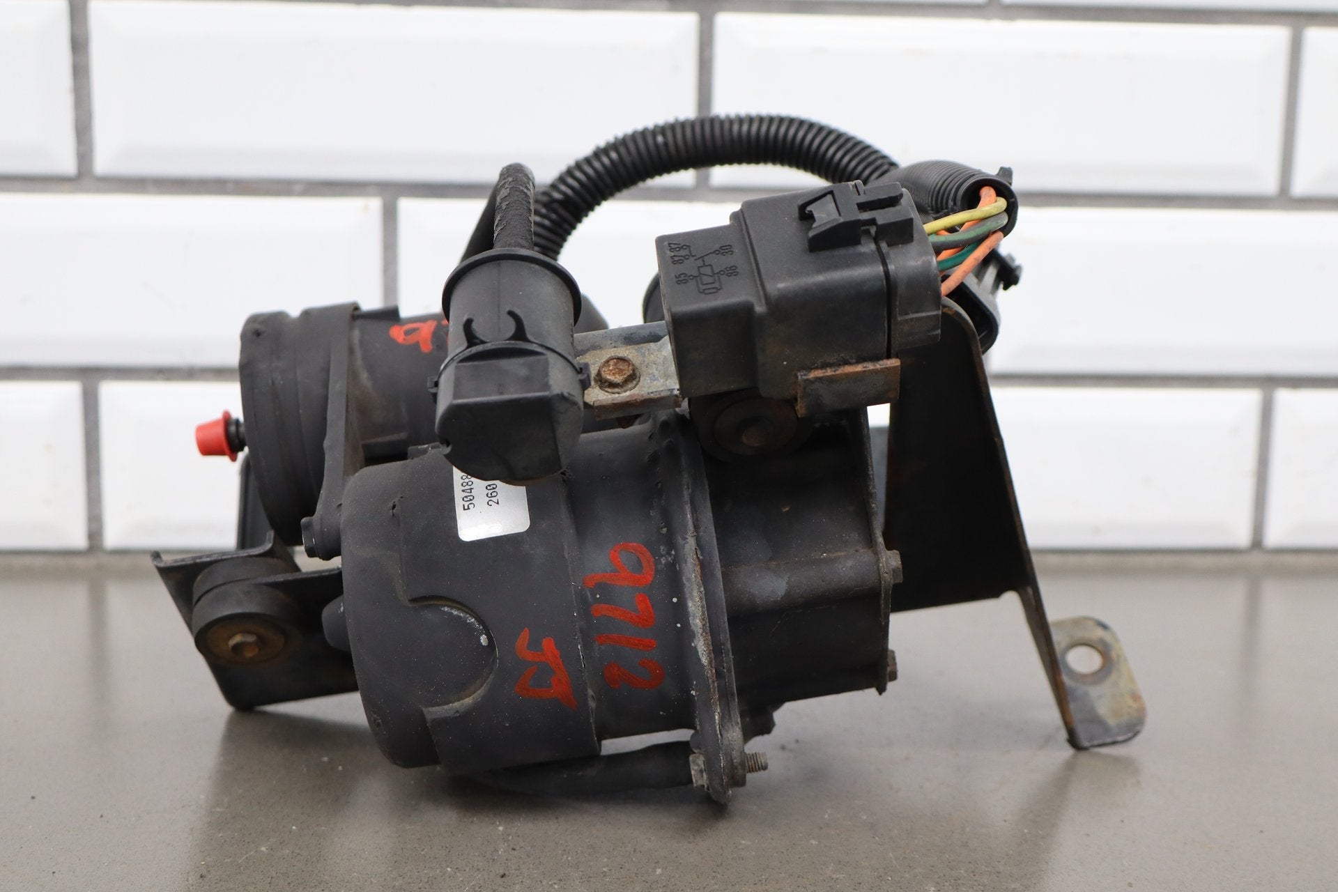 1994 Cadillac Fleetwood Brougham Air Ride Compressor - Knicked Harness