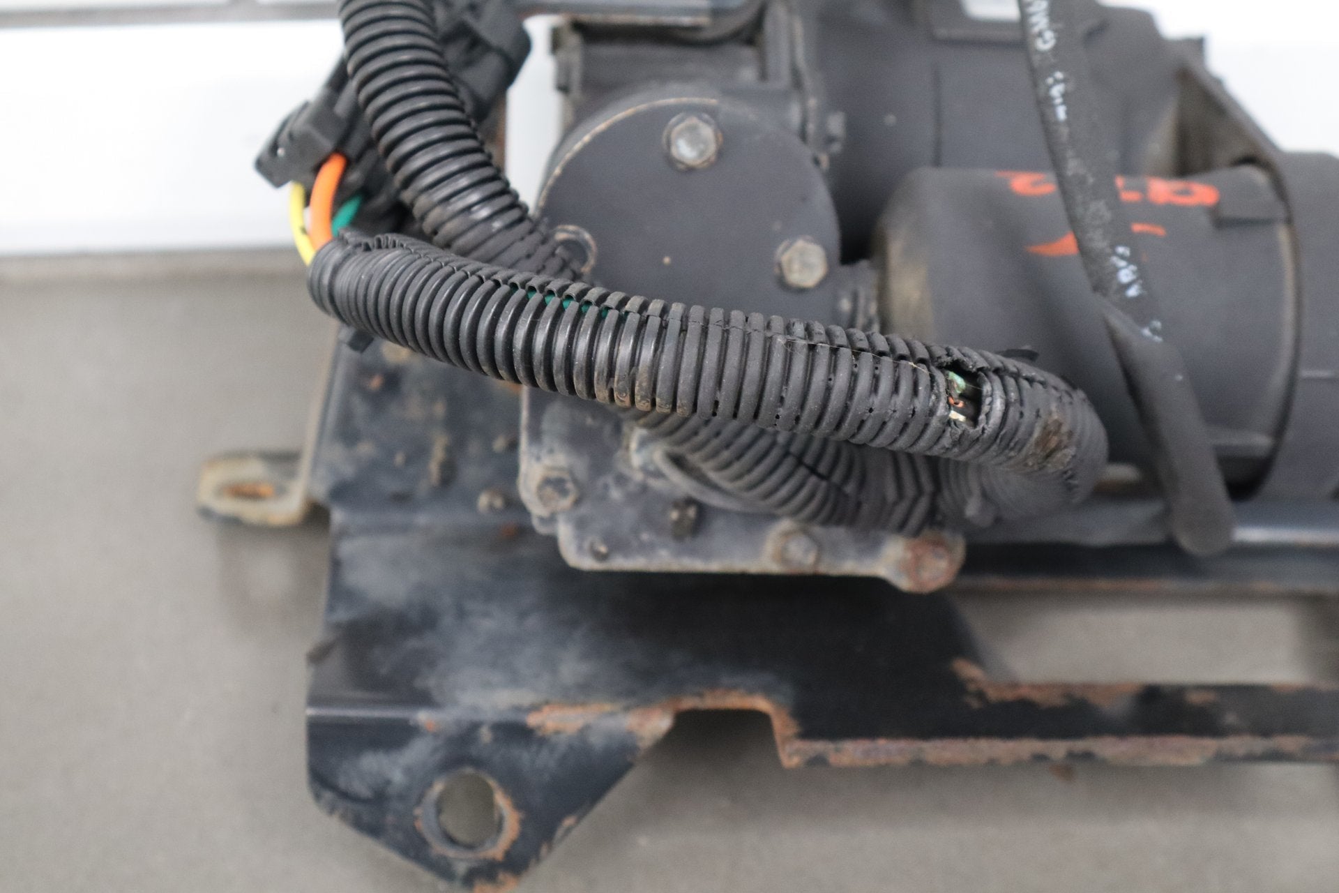 1994 Cadillac Fleetwood Brougham Air Ride Compressor - Knicked Harness