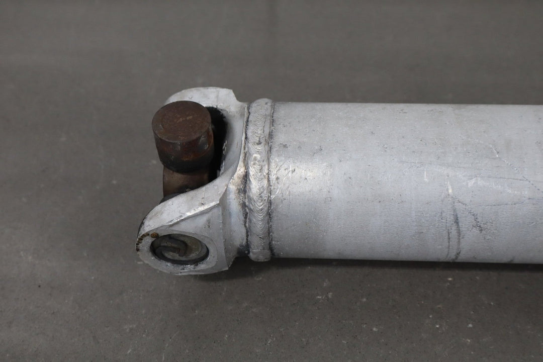 1994 Chevrolet Corvette Base C4 5.7L Manual Trans Rear Drive Shaft 12557818