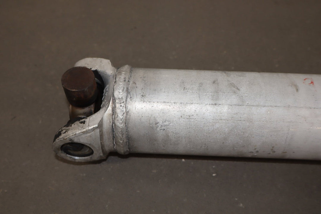 1994 Chevrolet Corvette Base C4 5.7L Manual Trans Rear Drive Shaft 12557818