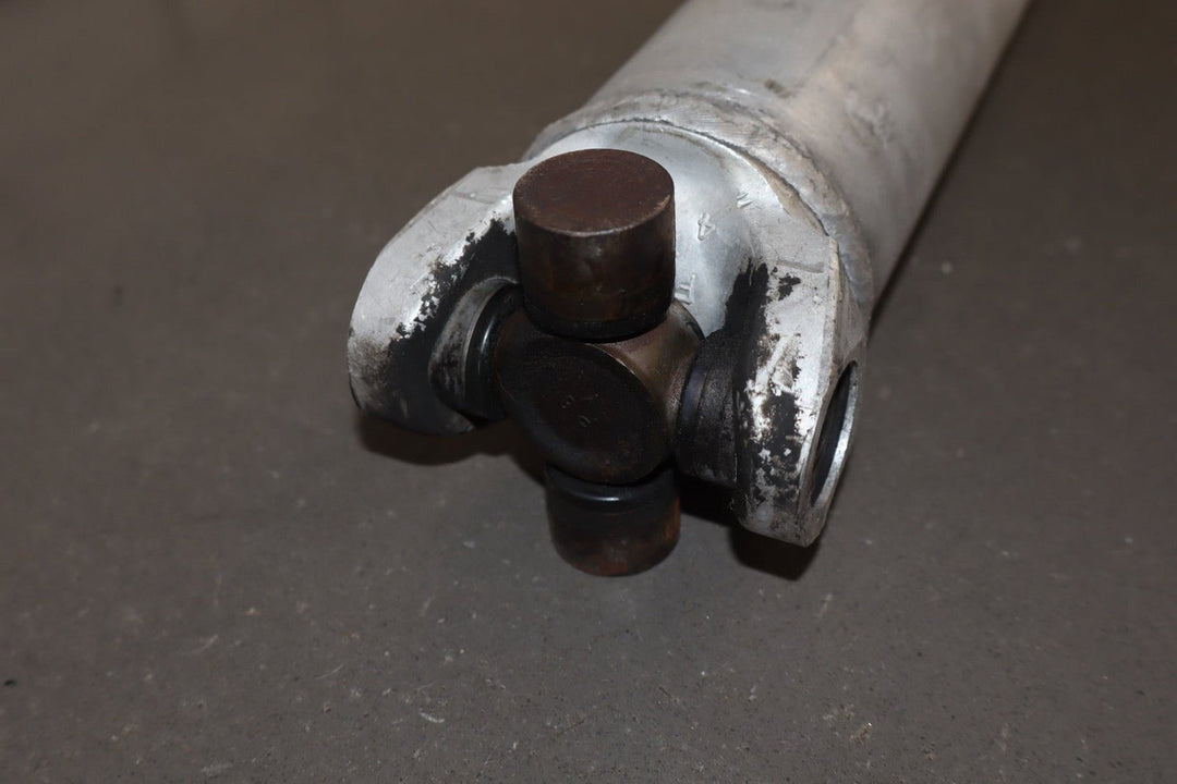 1994 Chevrolet Corvette Base C4 5.7L Manual Trans Rear Drive Shaft 12557818