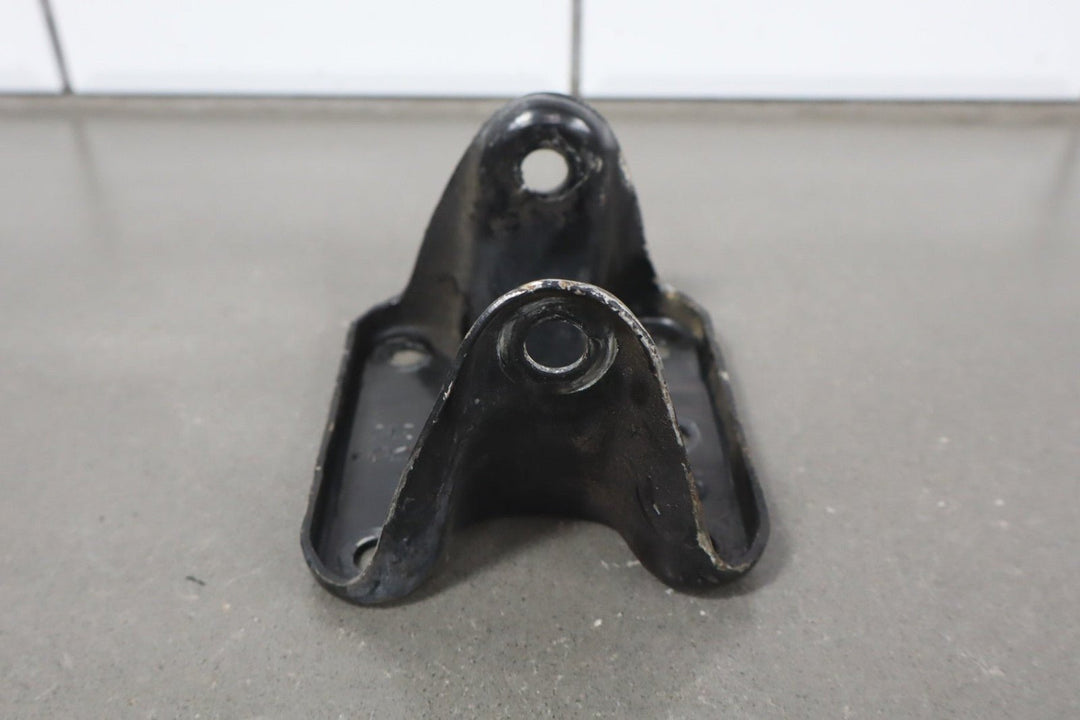 1994 Chevrolet Corvette Pair 5.7l V8 LT1 Engine Mount Brackets OEM