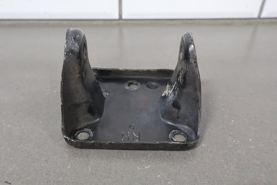 1994 Chevrolet Corvette Pair 5.7l V8 LT1 Engine Mount Brackets OEM