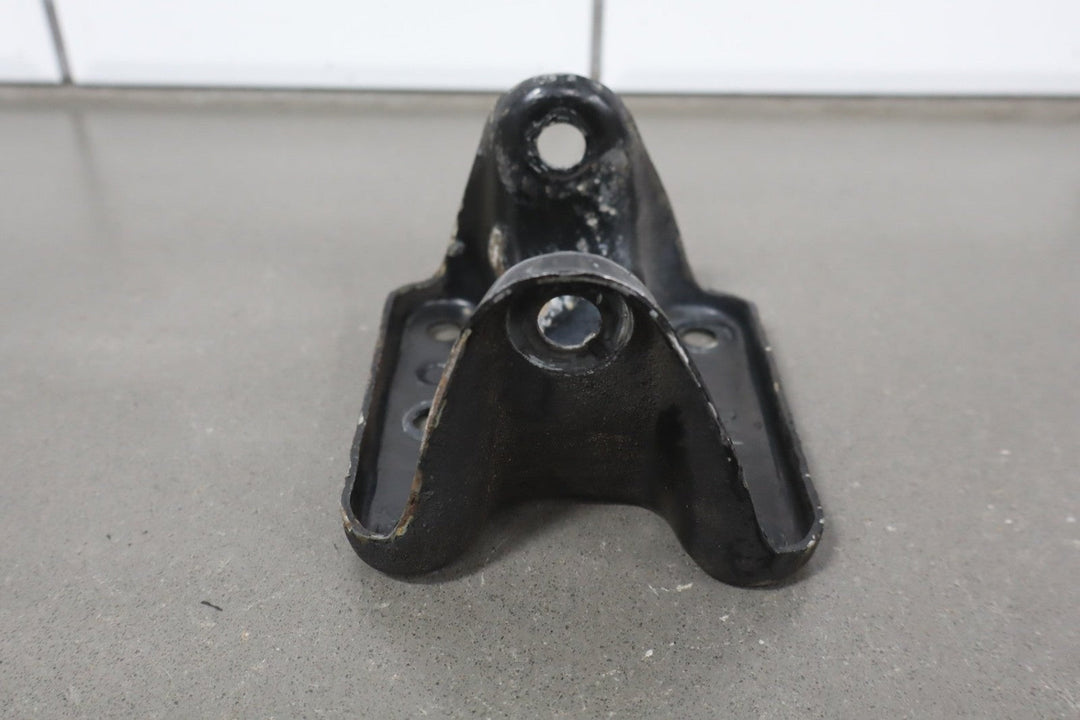1994 Chevrolet Corvette Pair 5.7l V8 LT1 Engine Mount Brackets OEM