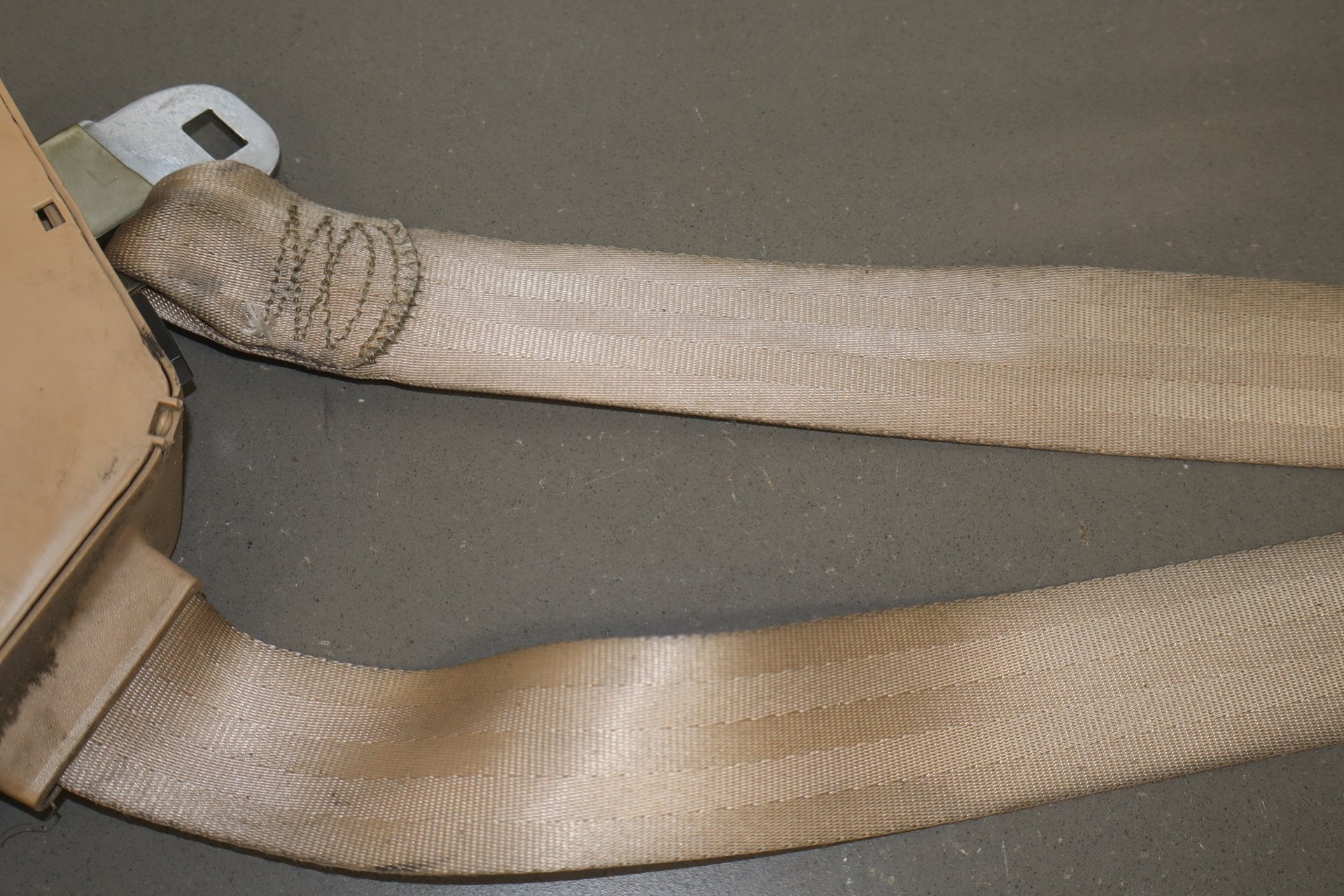 1994 Chevrolet Corvette Pair- Front Seat Belts Lt Beige