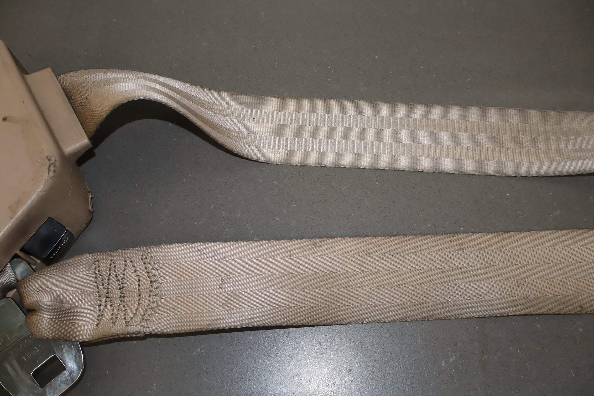 1994 Chevrolet Corvette Pair- Front Seat Belts Lt Beige