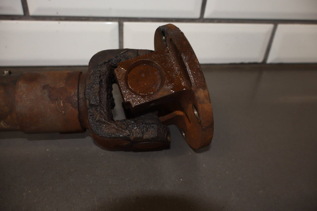 1994 Chevrolet Suburban 2500 4x4 Front Drive Shaft OEM